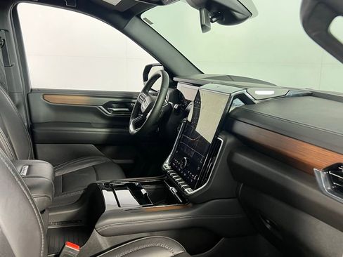 Used 2025 GMC Yukon Denali image 36