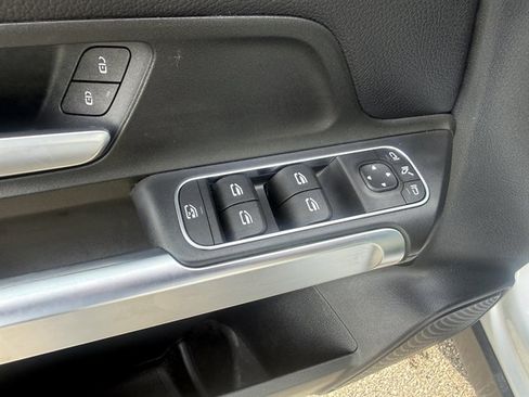 Used 2022 Mercedes-Benz GLB 250 4MATIC image 10