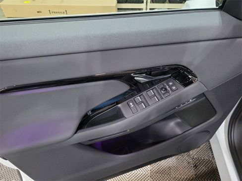 New 2025 Land Rover Range Rover Evoque S image 14