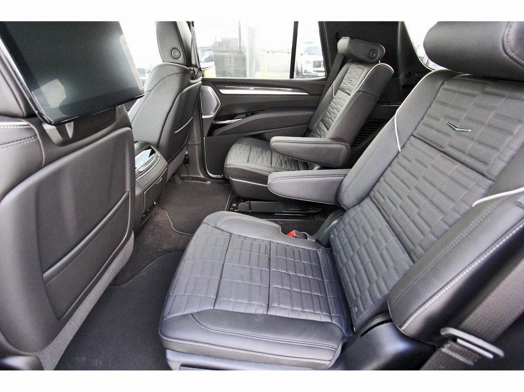New 2026 Cadillac Escalade V w/ LPO, ONYX Package AWD/4WD image 7