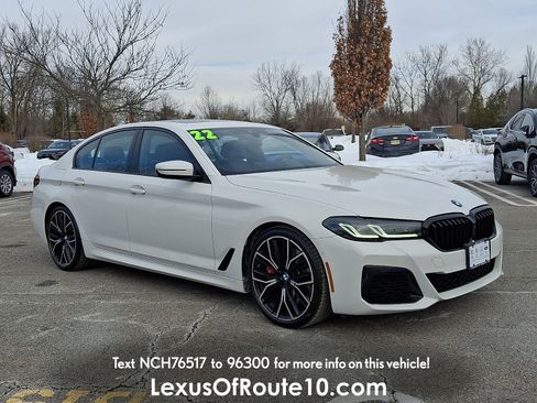 Used 2022 BMW M550i xDrive w/ Premium Package image 1