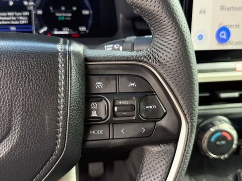 Used 2025 Toyota Tacoma TRD Off-Road image 17