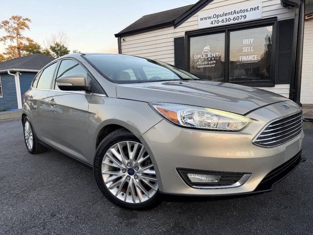 Used 2015 Ford Focus Titanium FWD image 1