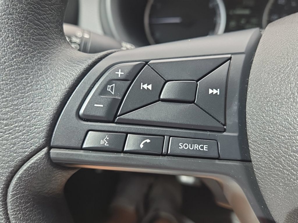 Used 2025 Nissan Kicks Play S FWD image 28