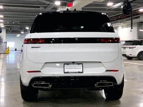 New 2026 Land Rover Range Rover Sport Dynamic SE image 4