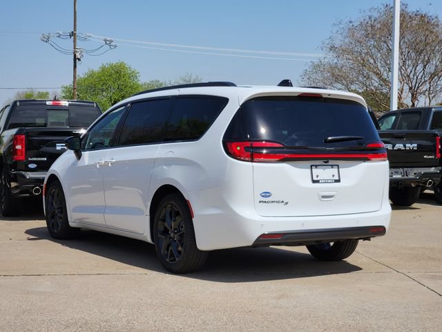 New 2026 Chrysler Pacifica Select w/ S Appearance Package FWD image 4