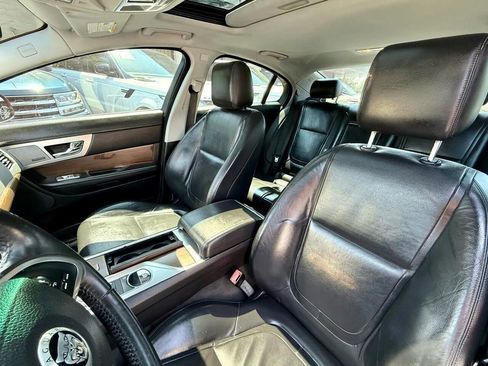 Used 2013 Jaguar XF image 14