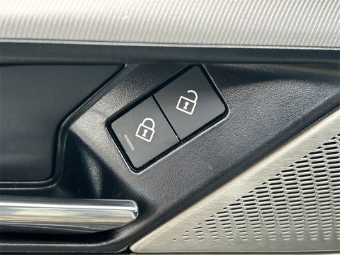 Used 2024 Jaguar F-PACE R-Dynamic S image 25