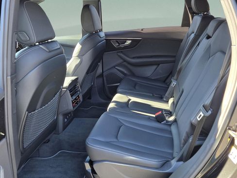 New 2025 Audi Q7 3.0T Prestige image 14