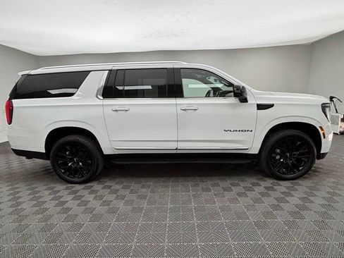 New 2026 GMC Yukon XL Elevation w/ Elevation Premium Package AWD/4WD image 10