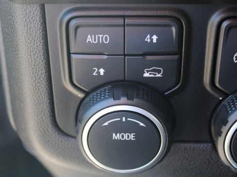 Used 2022 Chevrolet Suburban RST image 30