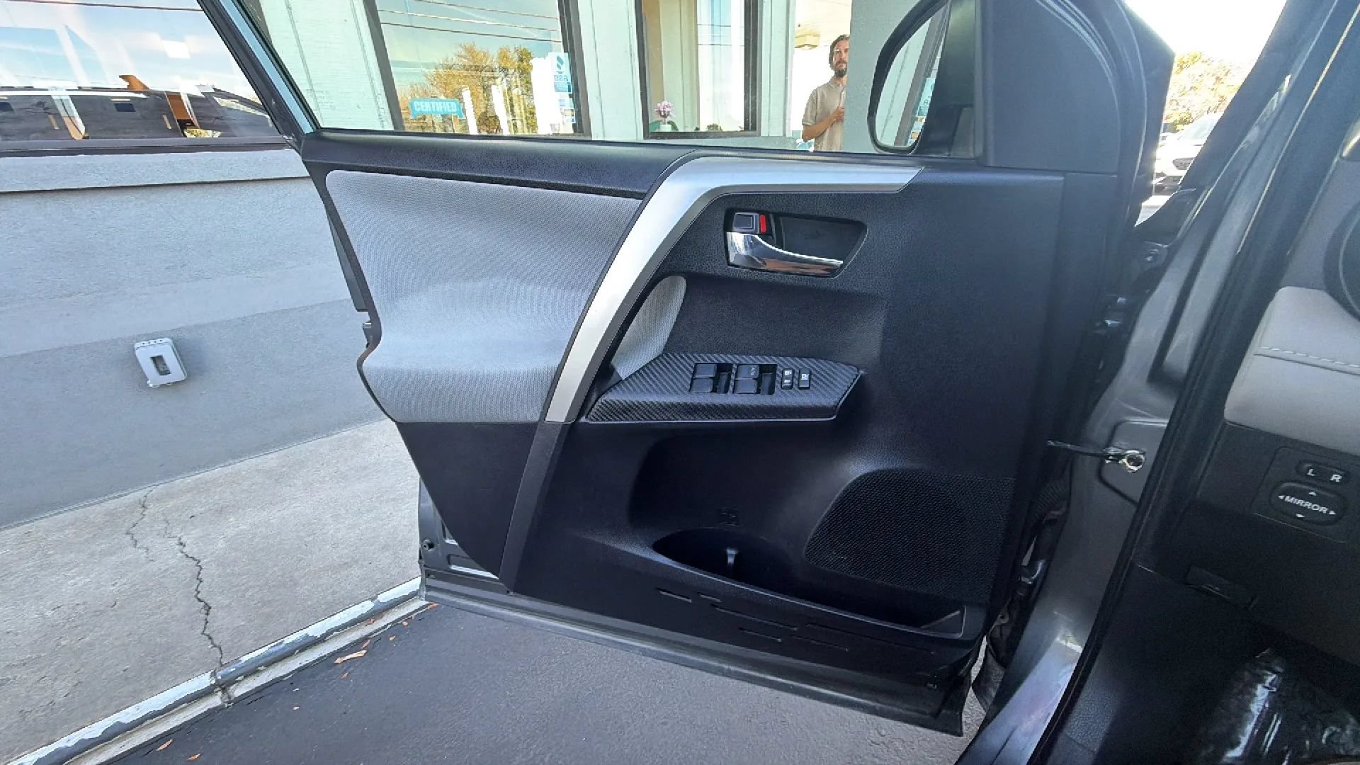 Used 2015 Toyota RAV4 XLE AWD/4WD image 20