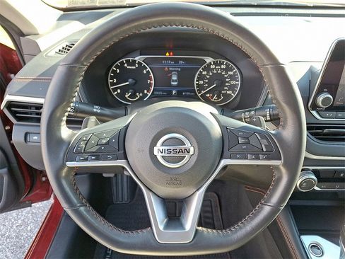 Used 2022 Nissan Altima 2.5 SR image 18