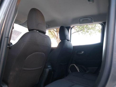 Used 2017 Jeep Renegade Latitude image 25