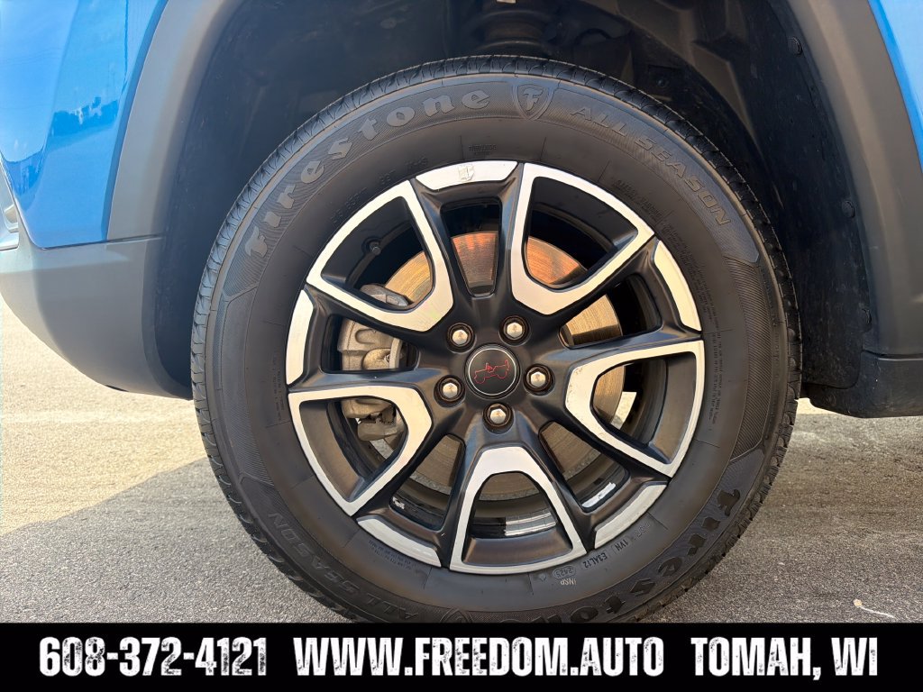 Used 2025 Jeep Compass Trailhawk AWD/4WD image 23