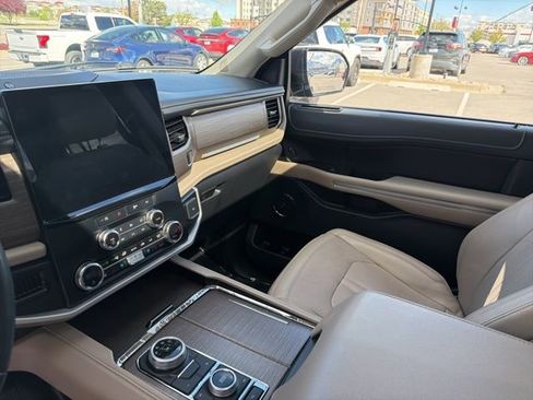Used 2024 Ford Expedition Max Limited image 25