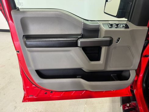 Used 2019 Ford F150 XLT w/ Equipment Group 302A Luxury AWD/4WD image 16