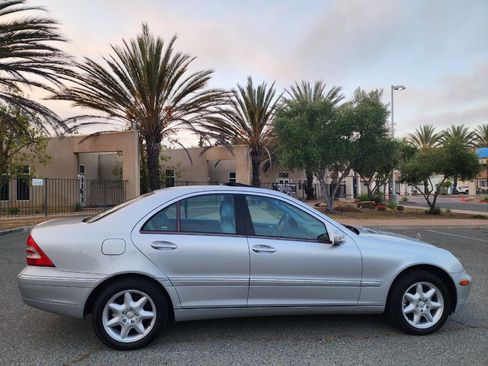 Used 2001 Mercedes-Benz C 320 Sedan image 6