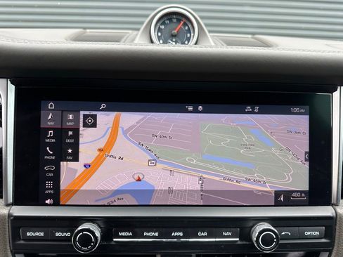 Certified 2019 Porsche Macan S AWD/4WD image 35