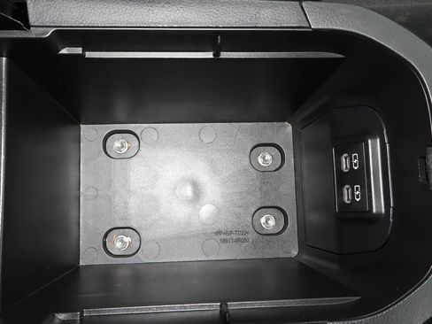 Used 2024 Toyota RAV4 XLE FWD image 24