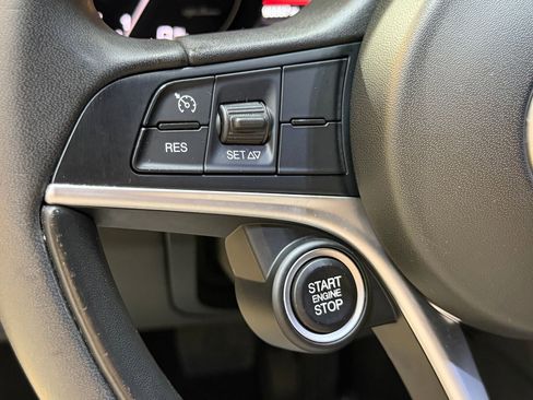 Used 2019 Alfa Romeo Giulia w/ Nero Edizione RWD image 15