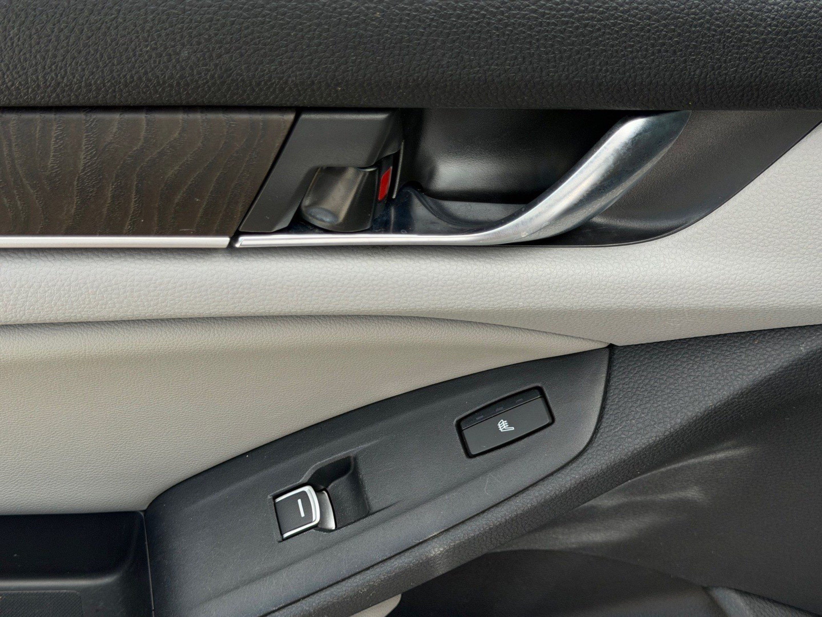 Used 2019 Honda Accord Touring image 19