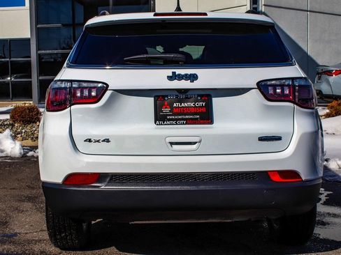 Used 2025 Jeep Compass Latitude w/ Sun & Sound Group image 5