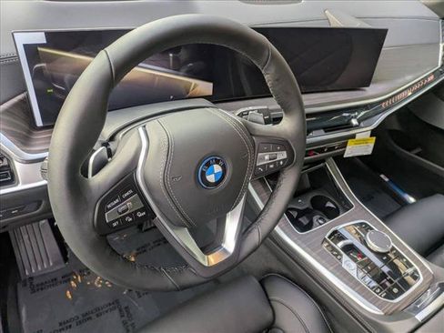 Used 2026 BMW X5 xDrive50e w/ Premium Package AWD/4WD image 3