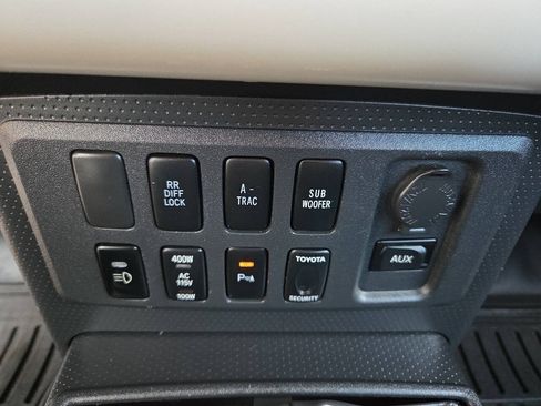 Used 2008 Toyota FJ Cruiser 4WD image 33