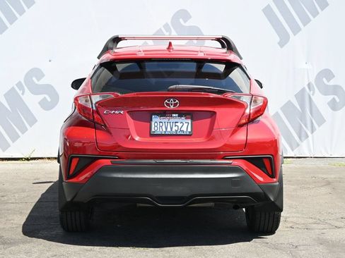 Used 2020 Toyota C-HR XLE FWD image 5