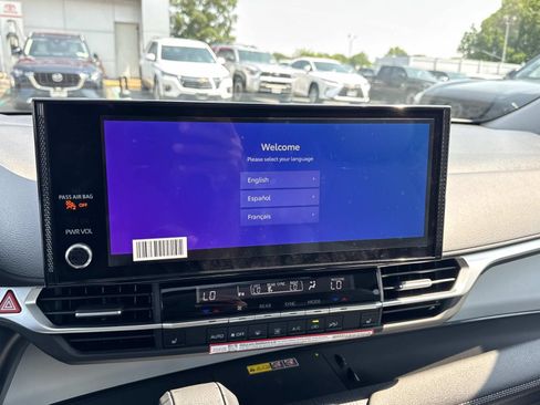 New 2026 Toyota Sienna XLE FWD image 16
