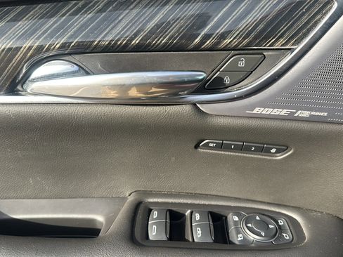 Used 2023 Cadillac XT6 Premium Luxury image 17