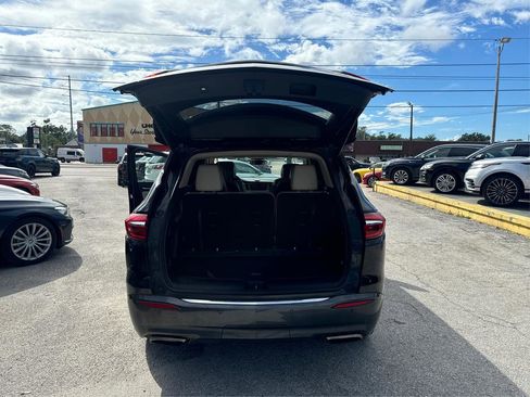 Used 2018 Buick Enclave Essence image 13