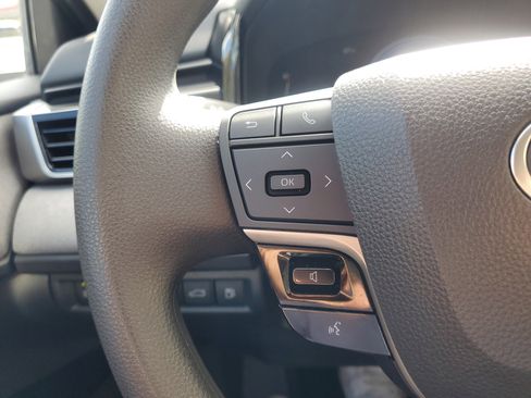 Used 2025 Toyota Camry LE image 21