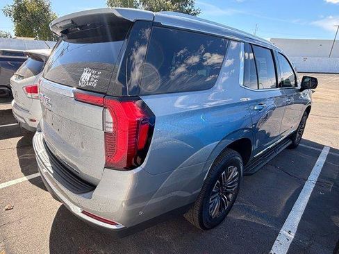Used 2025 GMC Yukon Elevation image 3