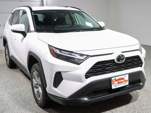 Used 2024 Toyota RAV4 XLE image 5