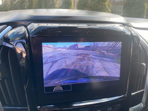 Used 2020 Chevrolet Traverse LT w/ LPO, Blackout Package image 15