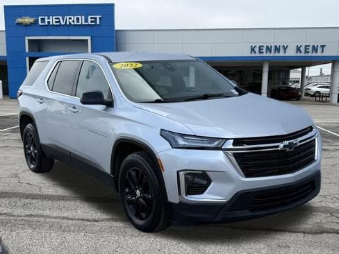 Used 2022 Chevrolet Traverse LS FWD image 1