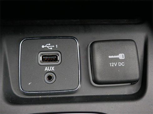 Used 2020 Jeep Cherokee High Altitude image 23