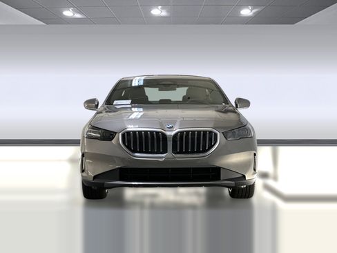 Used 2026 BMW 530i w/ Premium Package RWD image 5