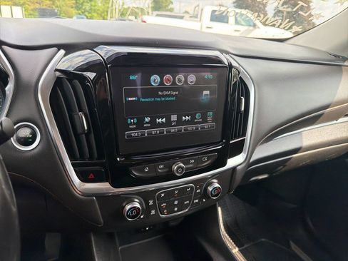 Used 2019 Chevrolet Traverse LT w/ LPO, Floor Liner Package AWD/4WD image 21