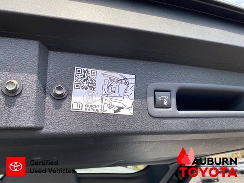 Used 2024 Toyota Sienna Platinum AWD/4WD image 14