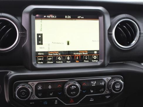 Used 2022 Jeep Wrangler Unlimited Sahara w/ Cold Weather Group AWD/4WD image 30