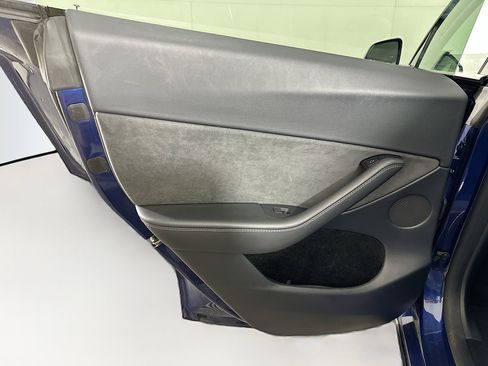 Used 2023 Tesla Model Y Long Range image 24