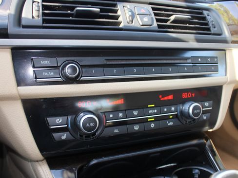 Used 2011 BMW 535i xDrive Sedan image 28