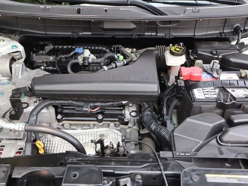 Used 2017 Nissan Rogue SV w/ SV Premium Package AWD/4WD image 39
