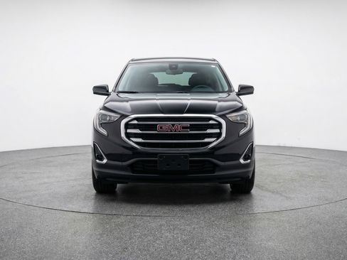 Used 2024 GMC Terrain SLE FWD image 2