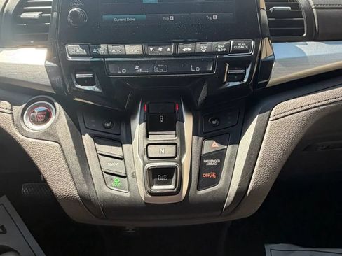 Used 2018 Honda Odyssey EX image 17