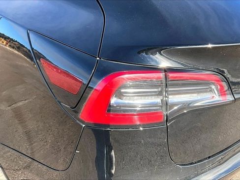 Used 2019 Tesla Model 3 Long Range image 22