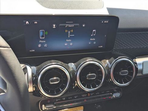 New 2026 Mercedes-Benz GLB 250 image 11